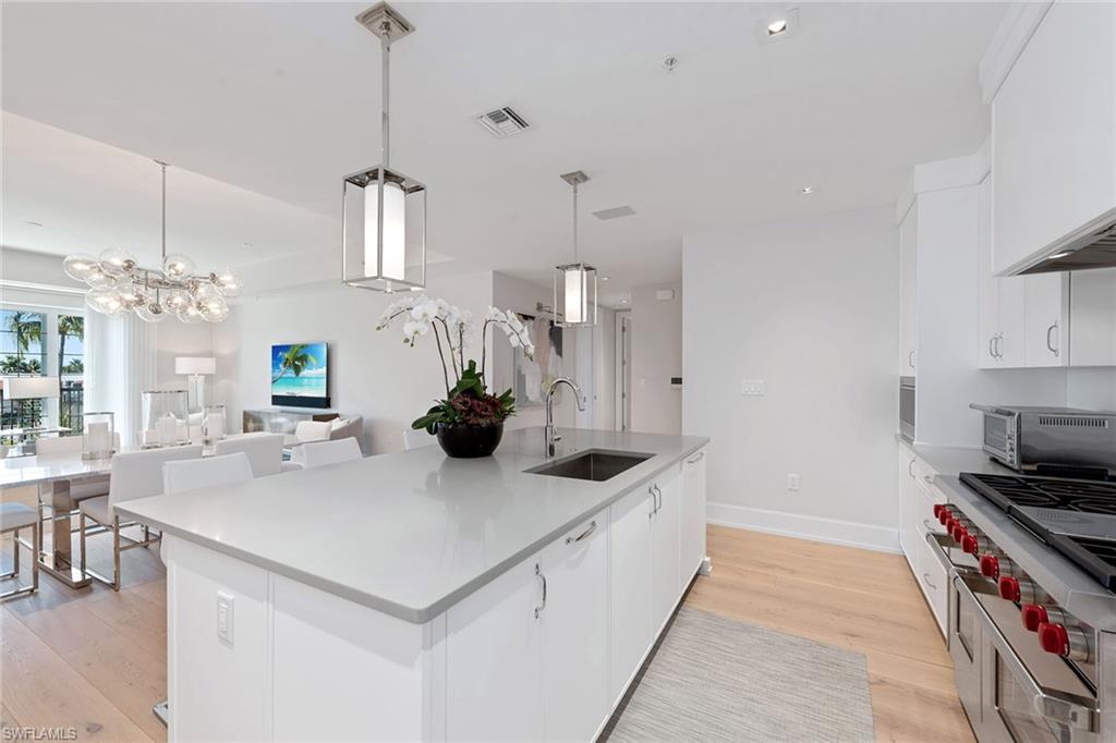 RESIDENCES AT 5TH & 5TH - Residential