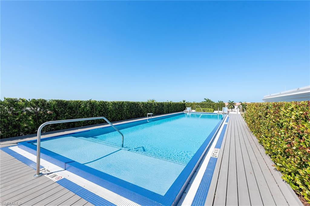 RESIDENCES AT 5TH & 5TH - Residential