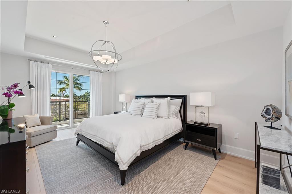 RESIDENCES AT 5TH & 5TH - Residential