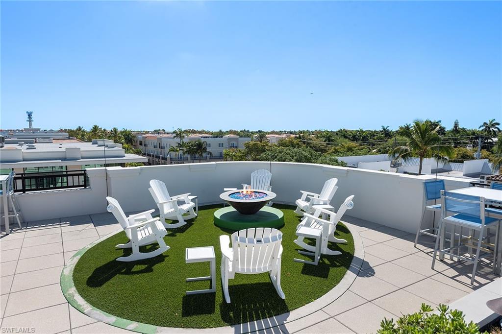 RESIDENCES AT 5TH & 5TH - Residential