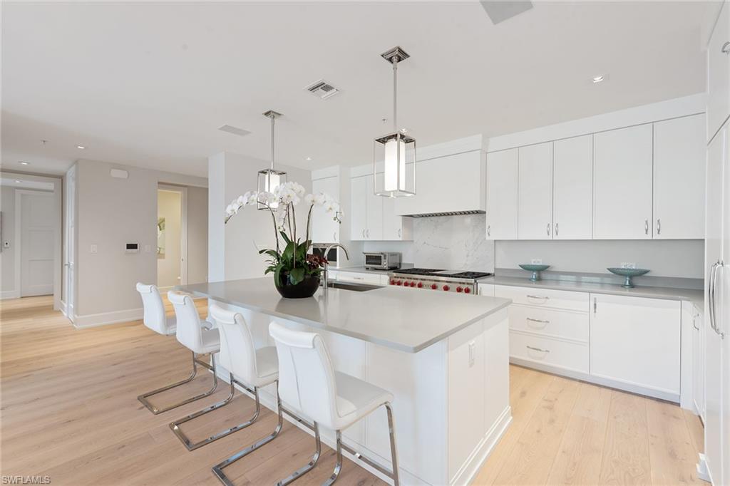 RESIDENCES AT 5TH & 5TH - Residential