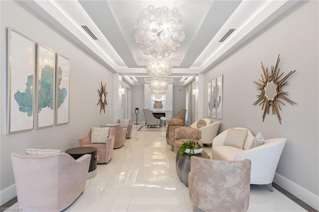 RESIDENCES AT 5TH & 5TH - Residential