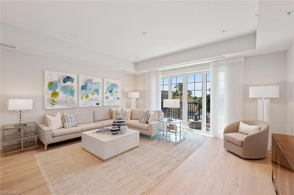 RESIDENCES AT 5TH & 5TH - Residential