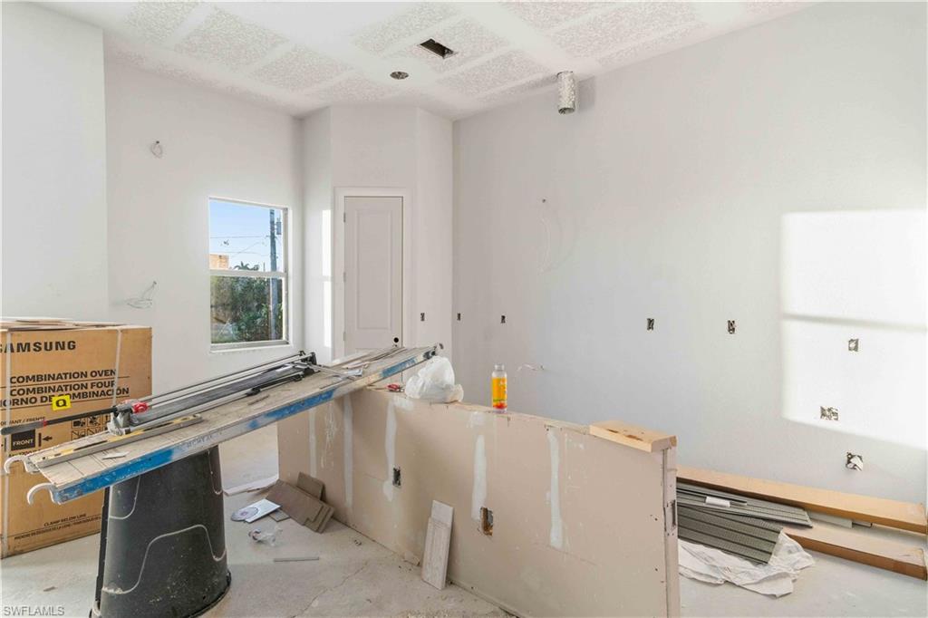 WINDWARD ISLE - Residential