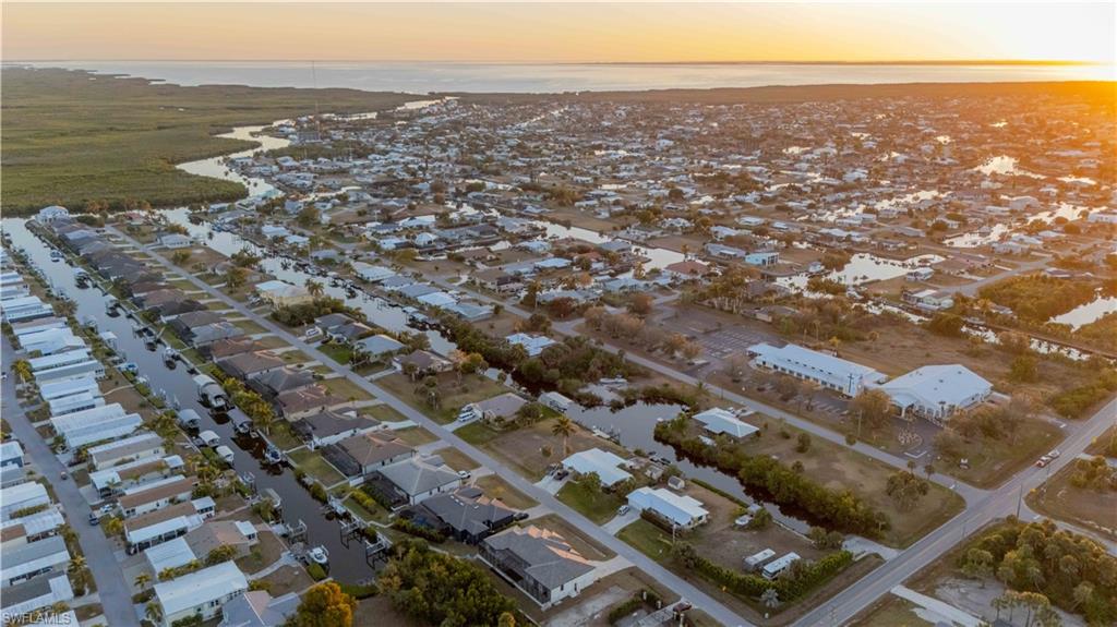 WINDWARD ISLE - Residential