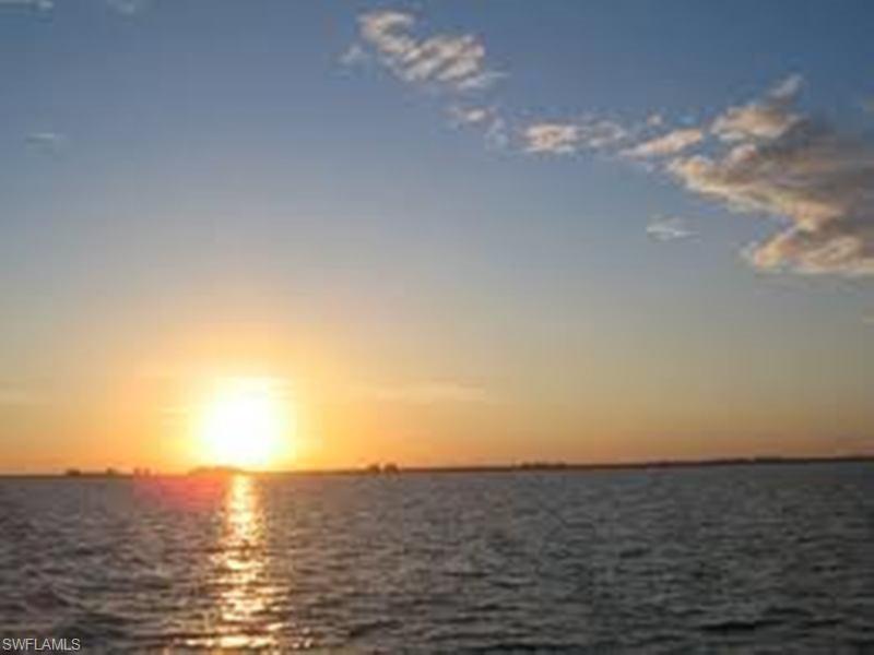 ISLAND MANOR APTS - Residential