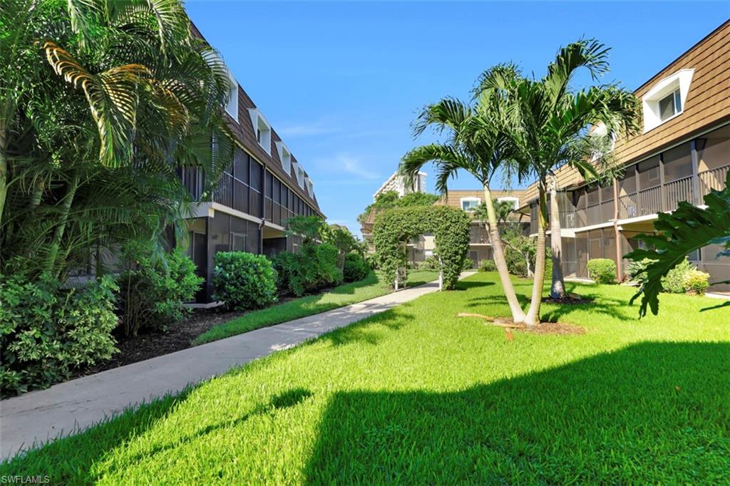 ISLAND MANOR APTS - Residential