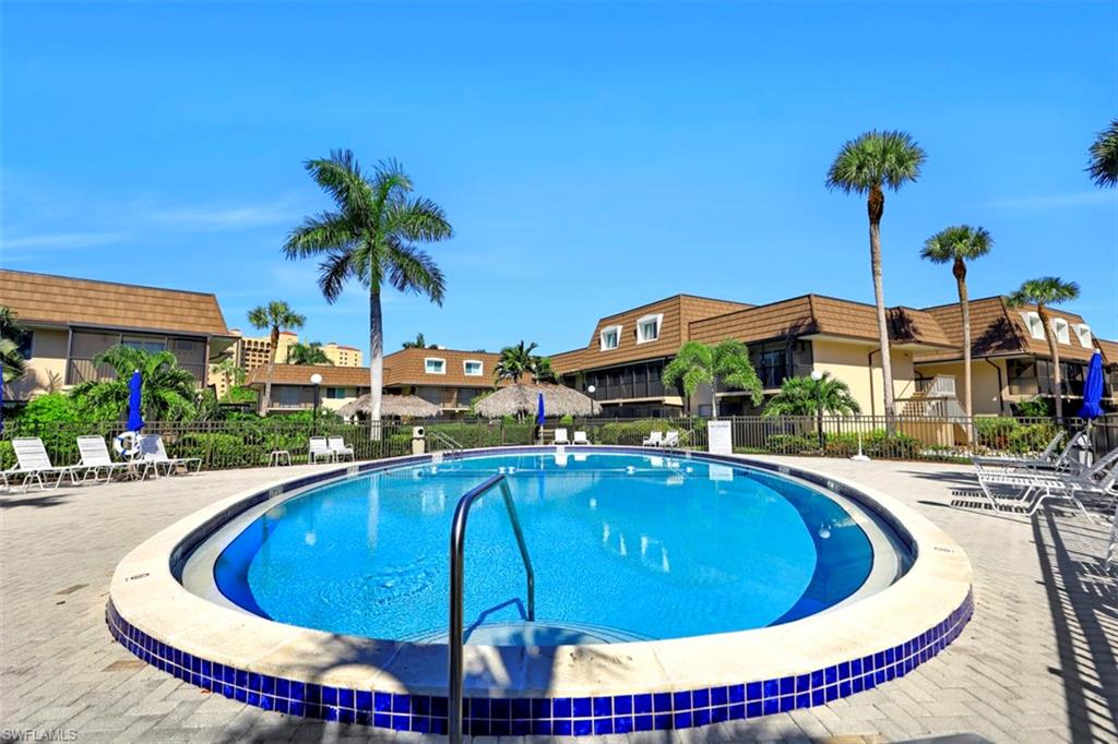 ISLAND MANOR APTS - Residential