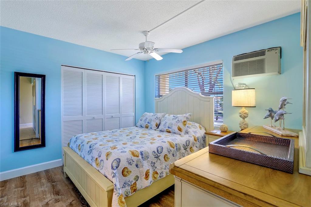 ISLAND MANOR APTS - Residential