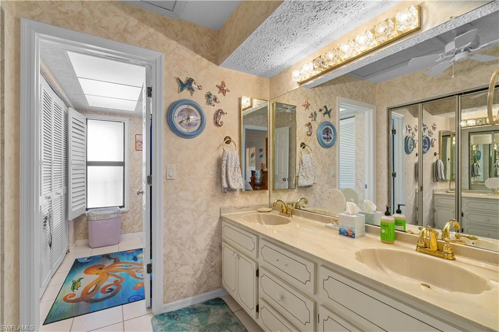 AQUA VISTA CONDO - Residential