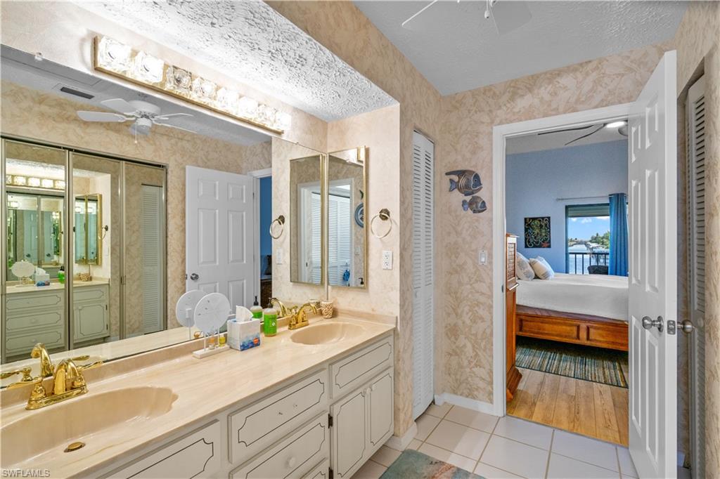 AQUA VISTA CONDO - Residential