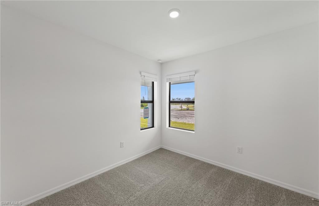 WHISPERING LAKES - Residential