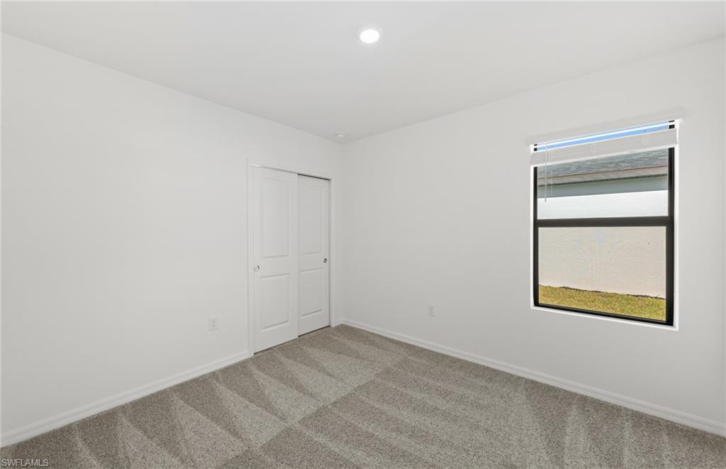 WHISPERING LAKES - Residential