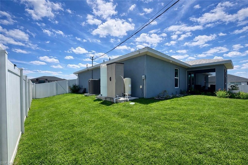 CAPE CORAL - Residential