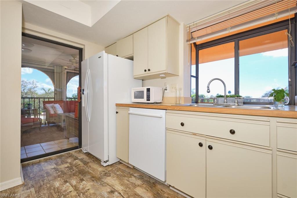 ROSE GARDEN VILLAS CONDO - Residential