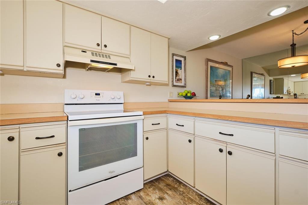 ROSE GARDEN VILLAS CONDO - Residential