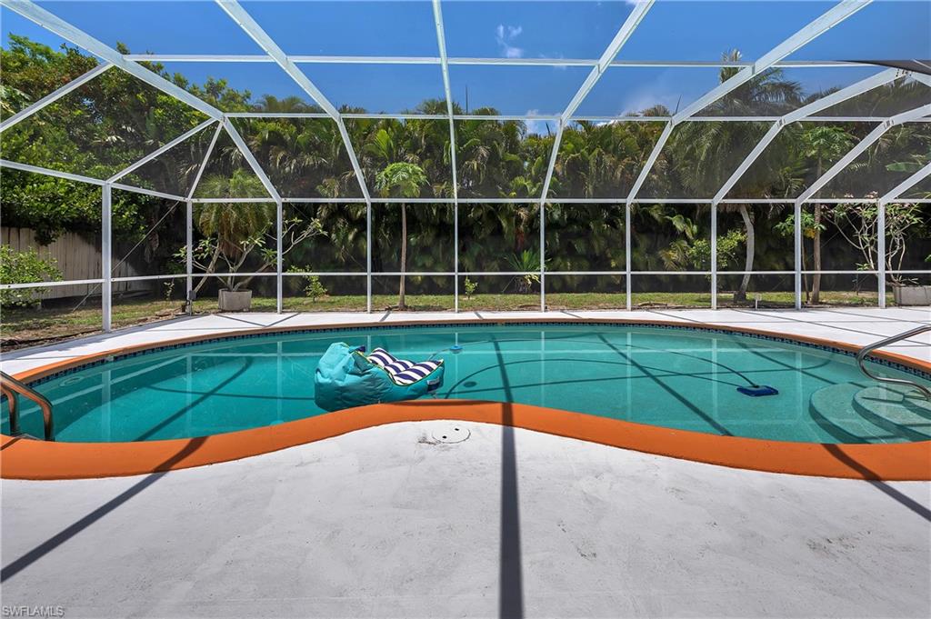 639 Pompano DR