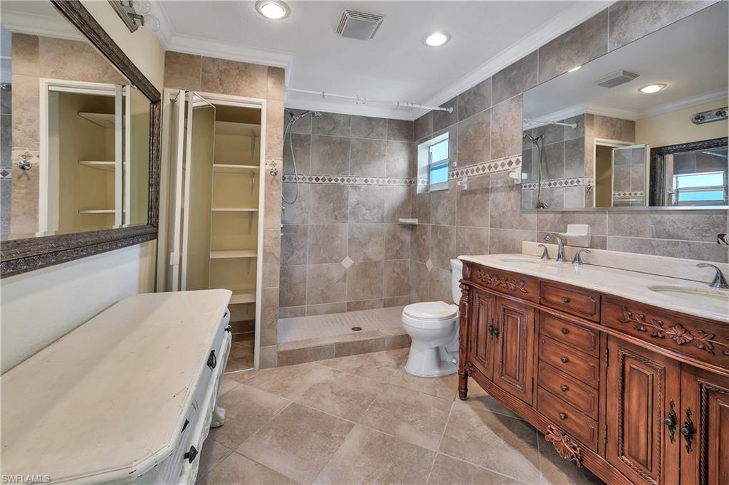 639 Pompano DR