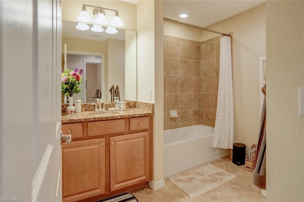 DI NAPOLI - Residential Lease