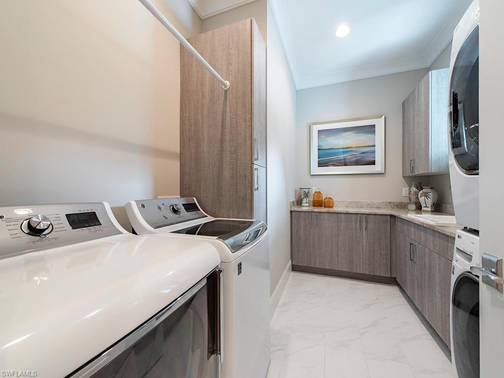 ESPLANADE - Residential