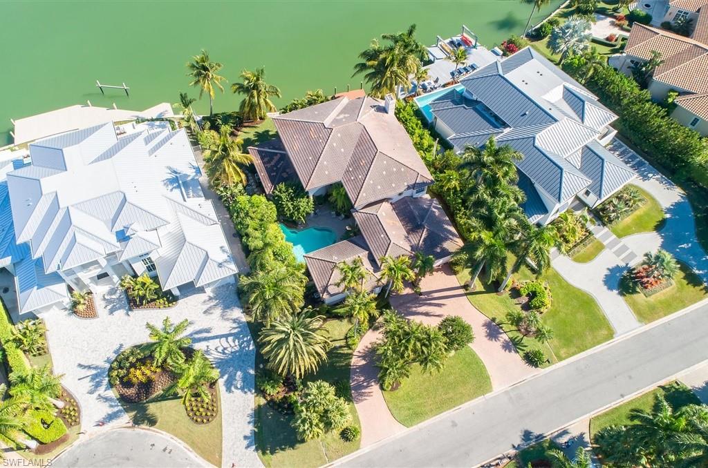 MOORINGS - Residential