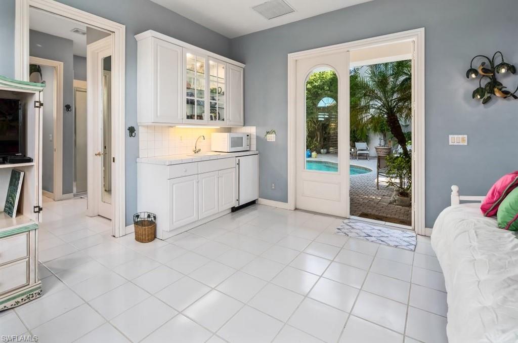 MOORINGS - Residential