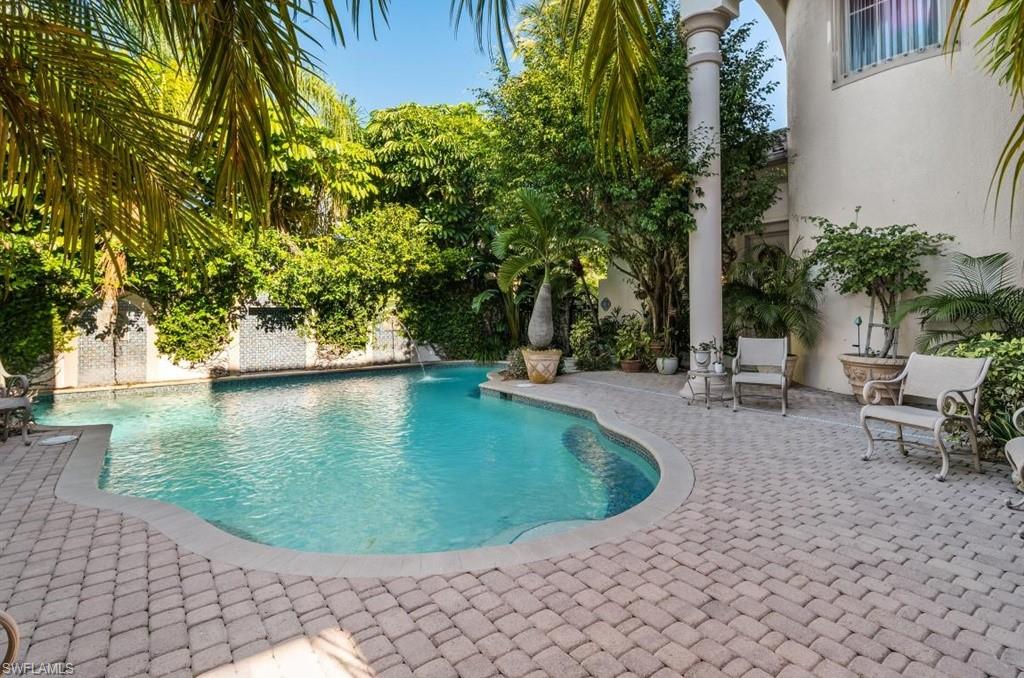 MOORINGS - Residential