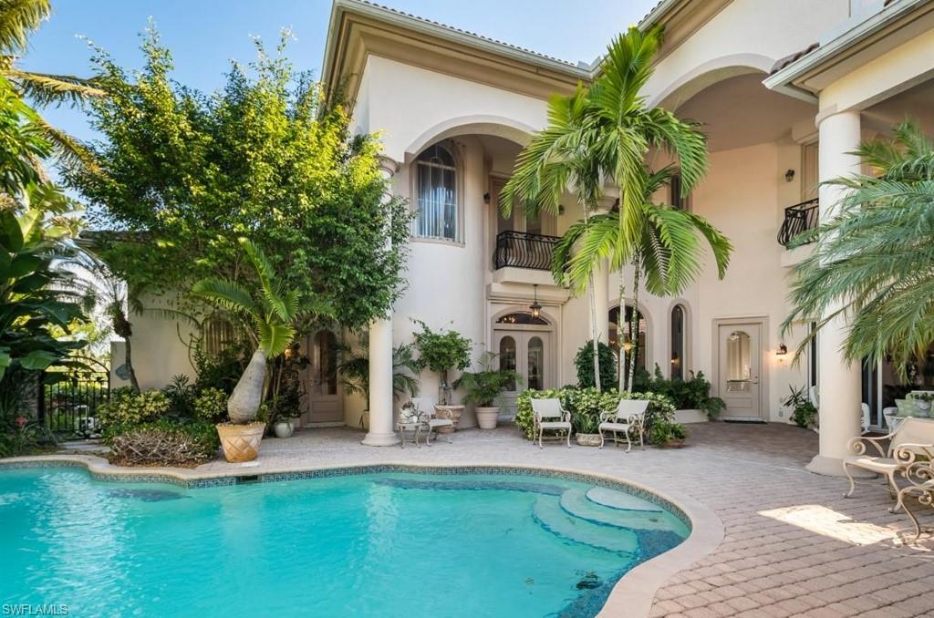 MOORINGS - Residential