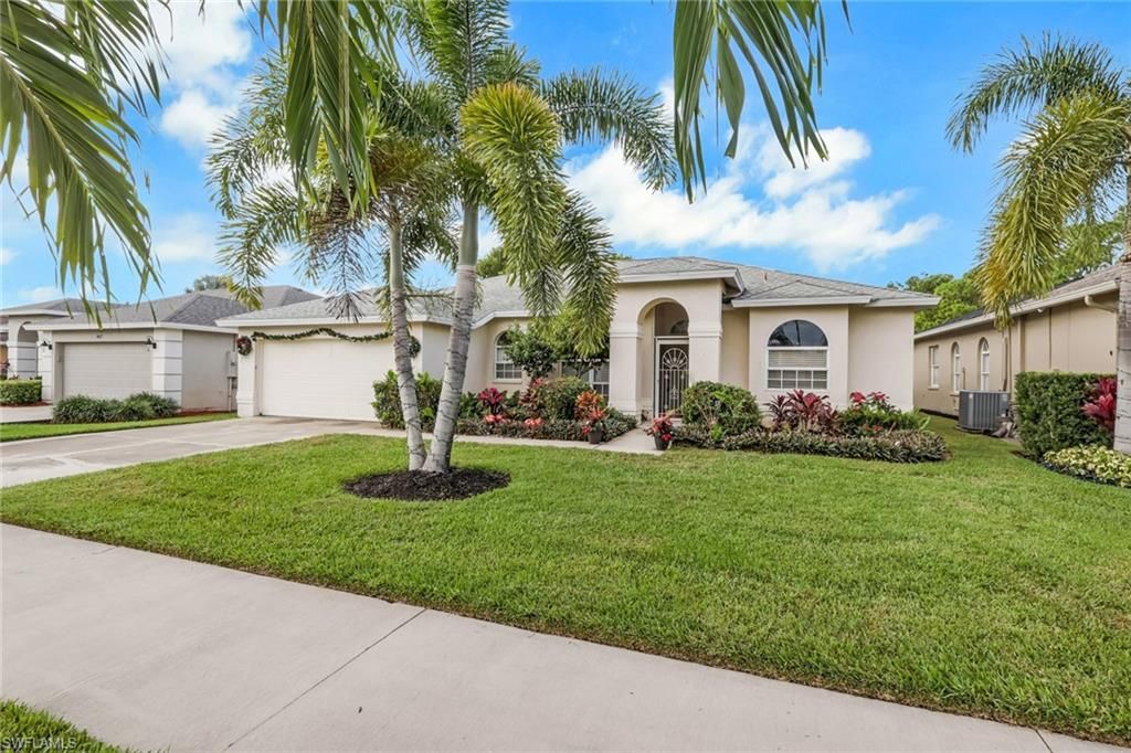 Photo of 977 Briarwood BLVD, NAPLES, FL 34104 (MLS # 225082258)
