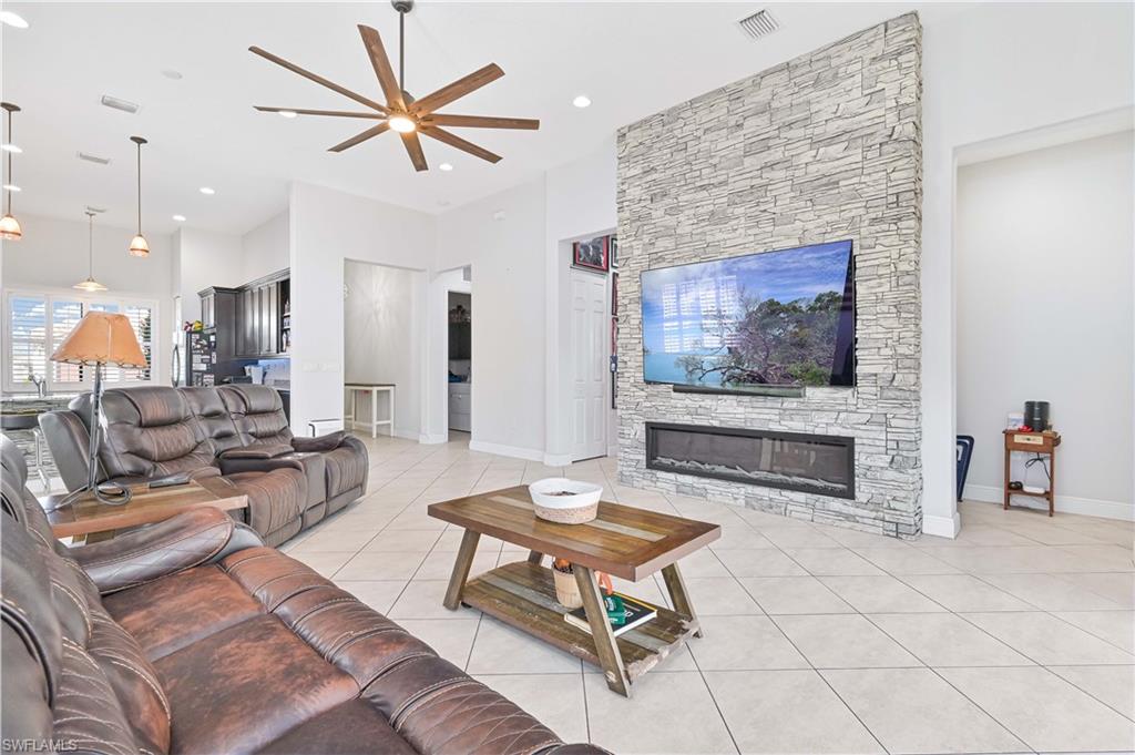 MAPLE RIDGE - Residential