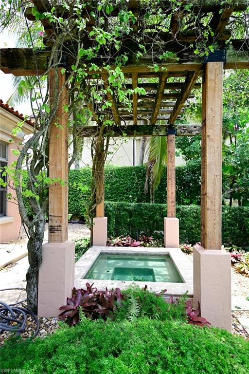 ESTATES AT BAY COLONY GOLF CLUB - Residential