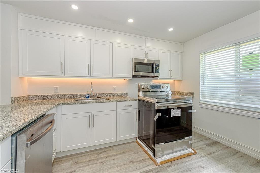 GLADES COUNTRY CLUB - Residential