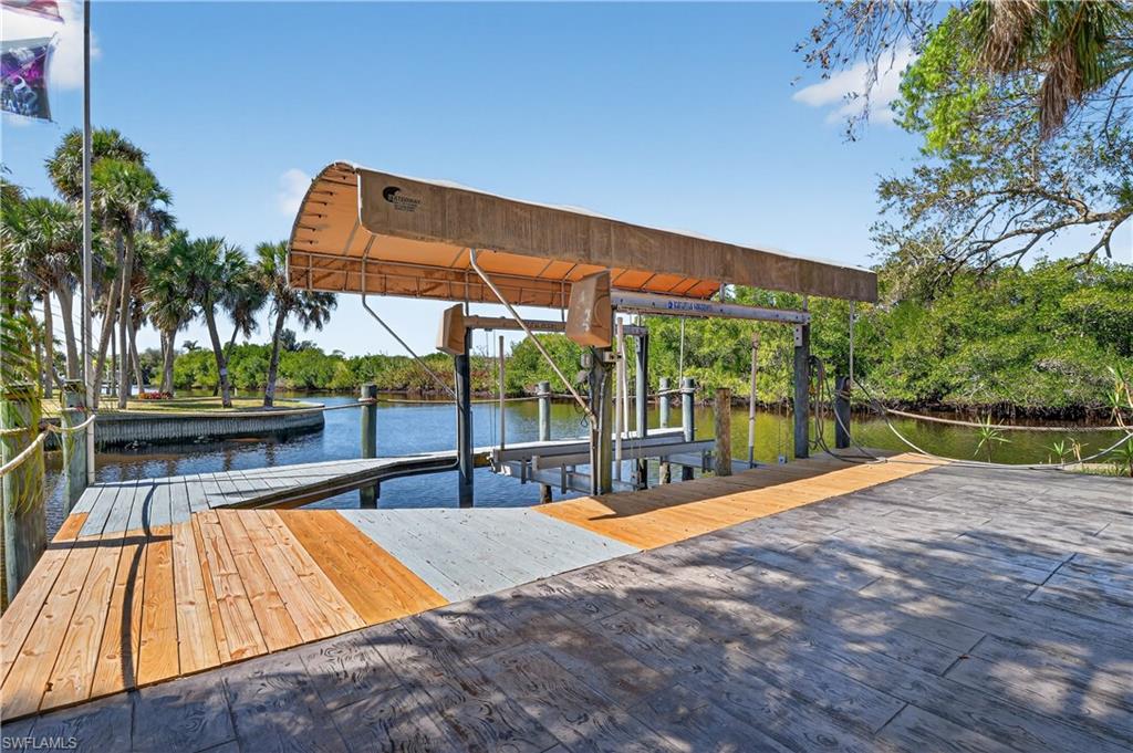 BELLE AIRE LAGOON - Residential