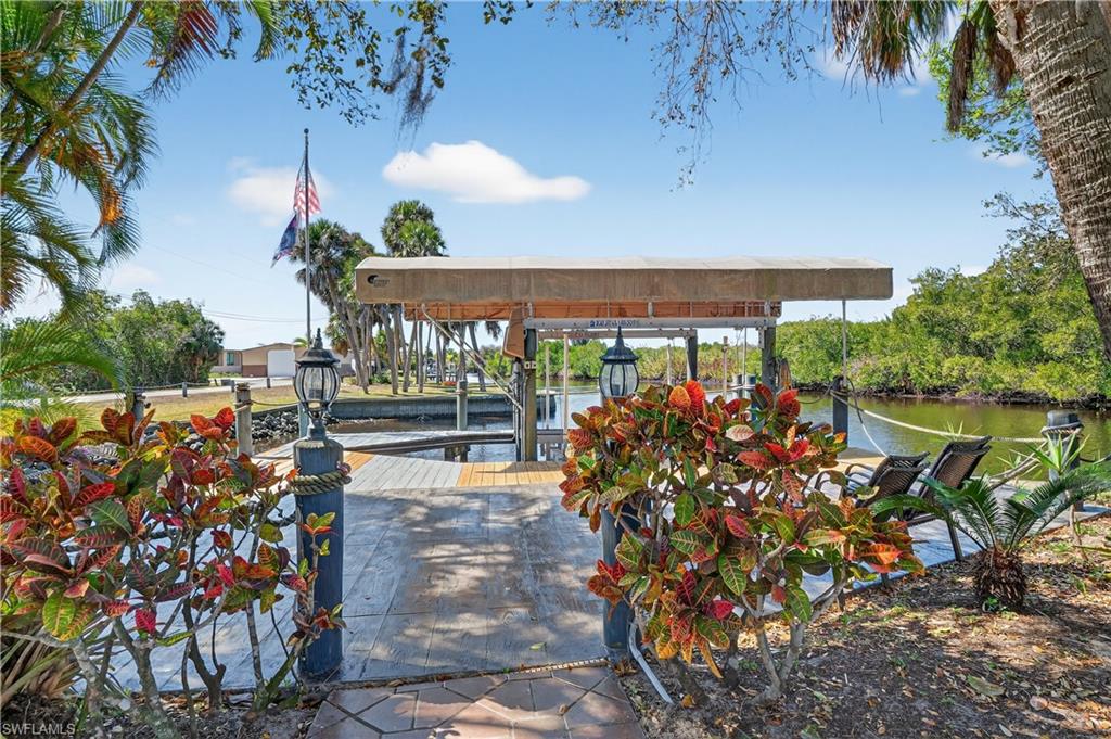 BELLE AIRE LAGOON - Residential