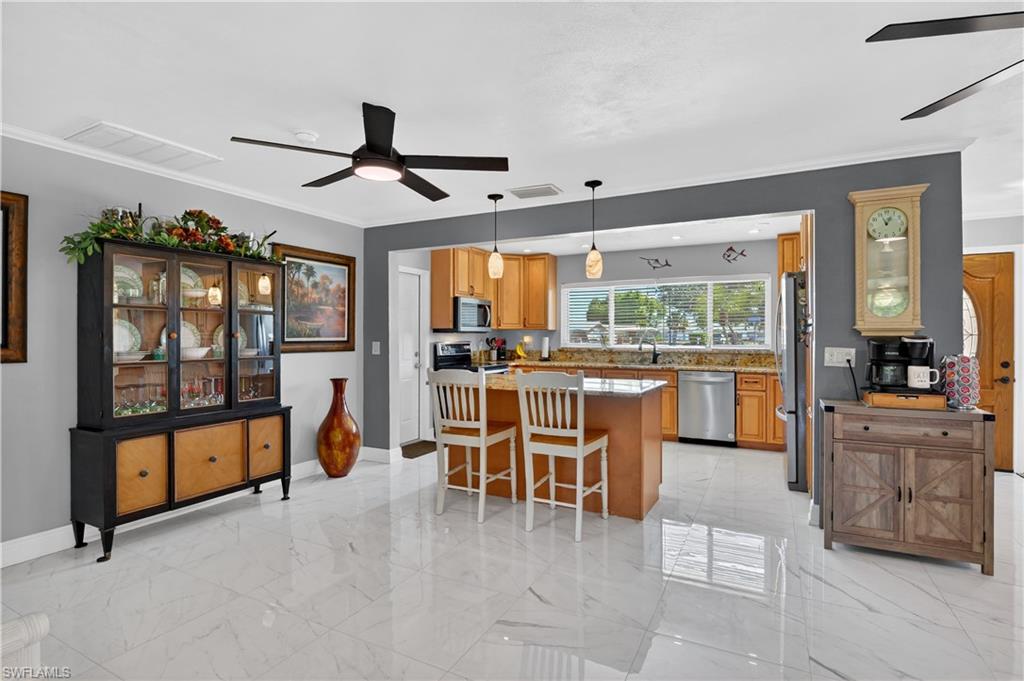 BELLE AIRE LAGOON - Residential