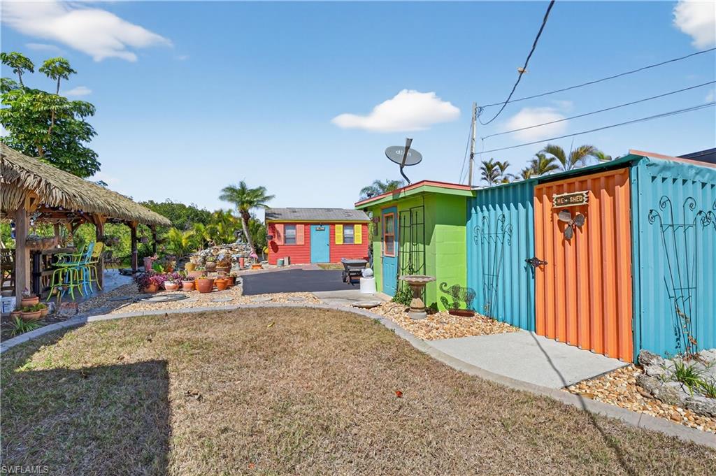 BELLE AIRE LAGOON - Residential