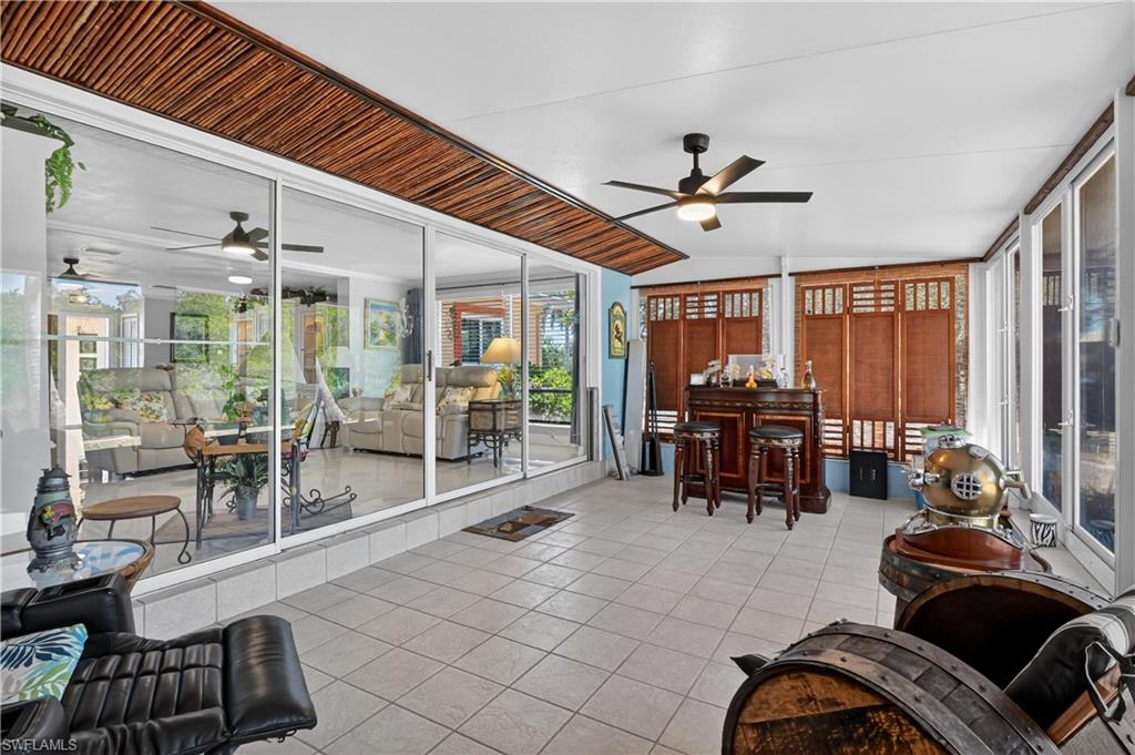 BELLE AIRE LAGOON - Residential