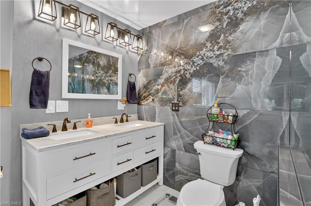 BELLE AIRE LAGOON - Residential