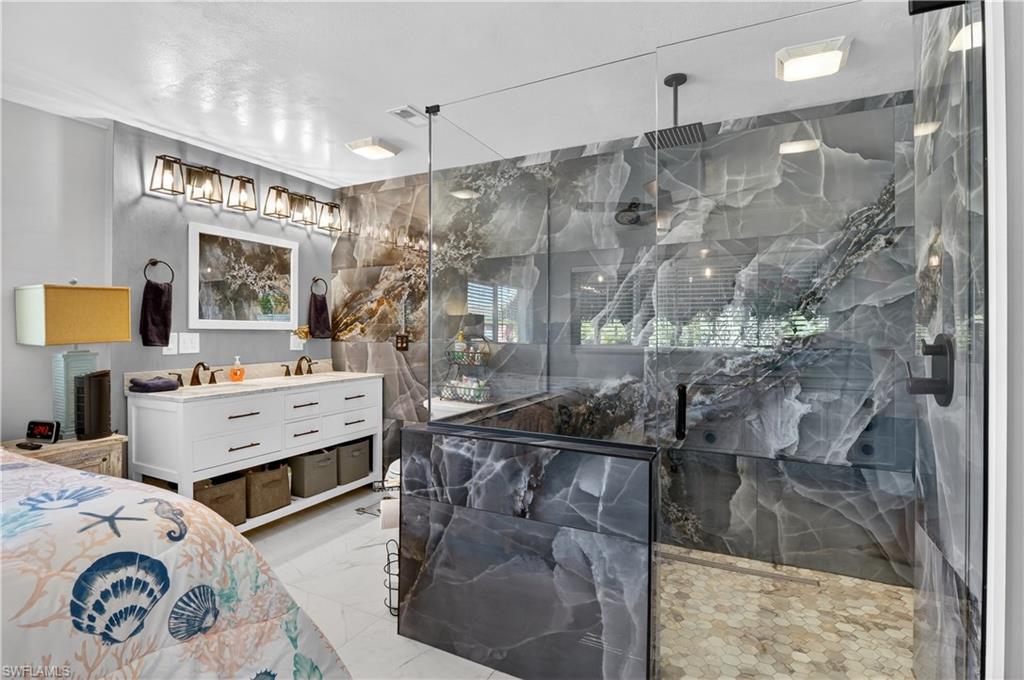 BELLE AIRE LAGOON - Residential