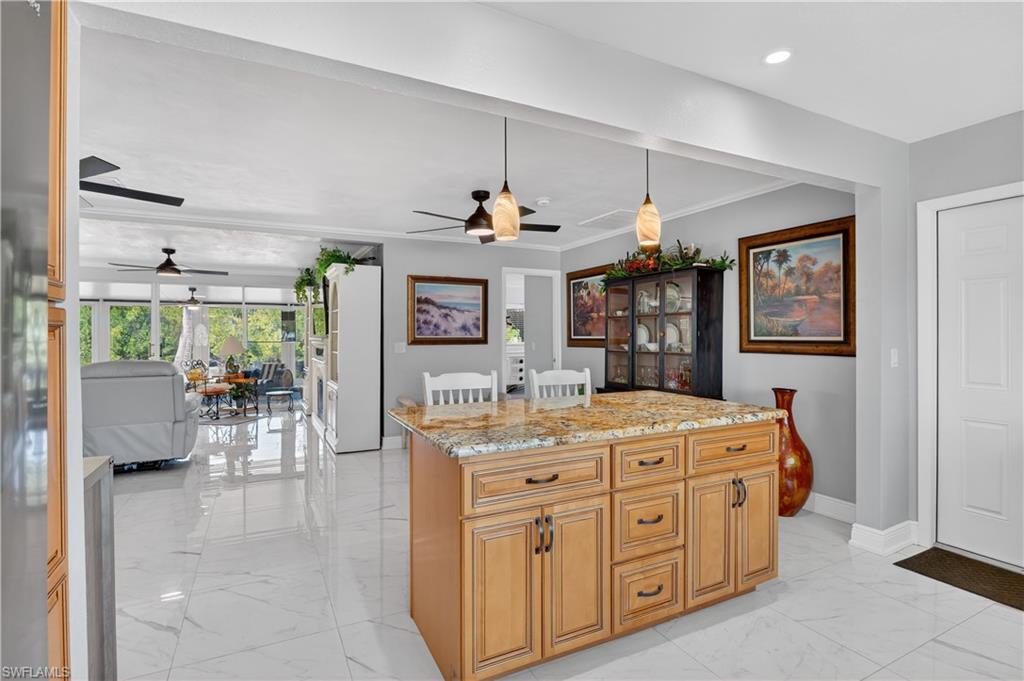 BELLE AIRE LAGOON - Residential