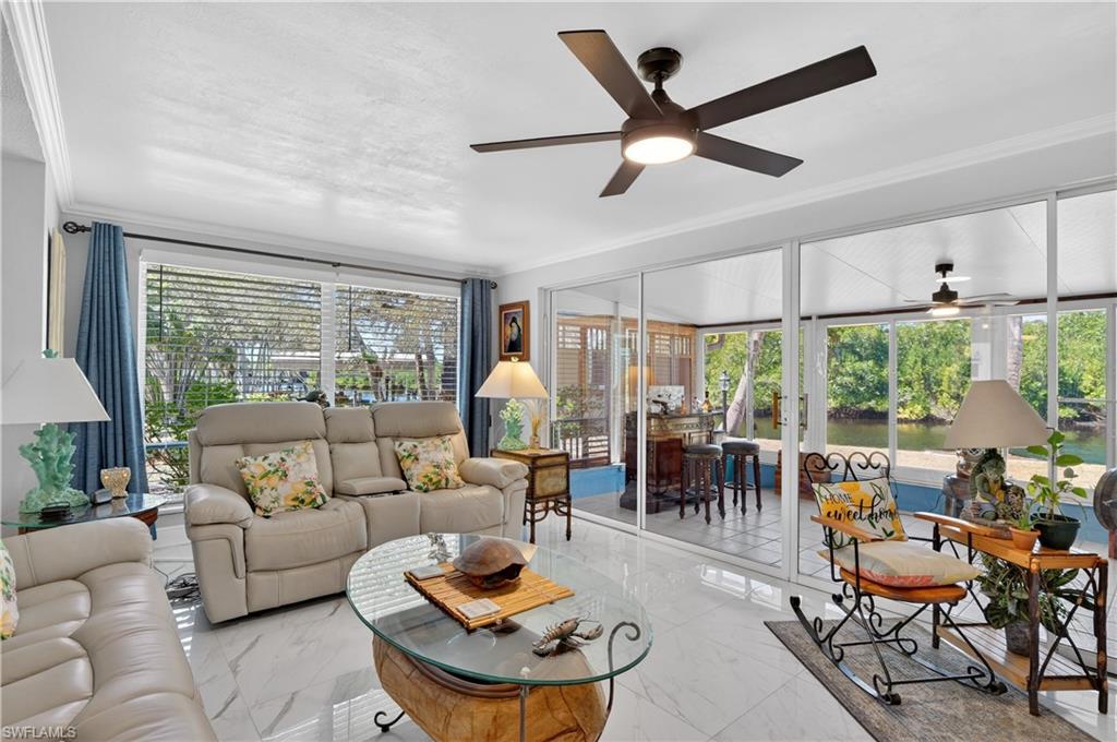 BELLE AIRE LAGOON - Residential