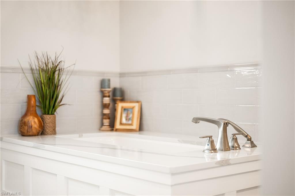 LAGUNA SHORES - Residential