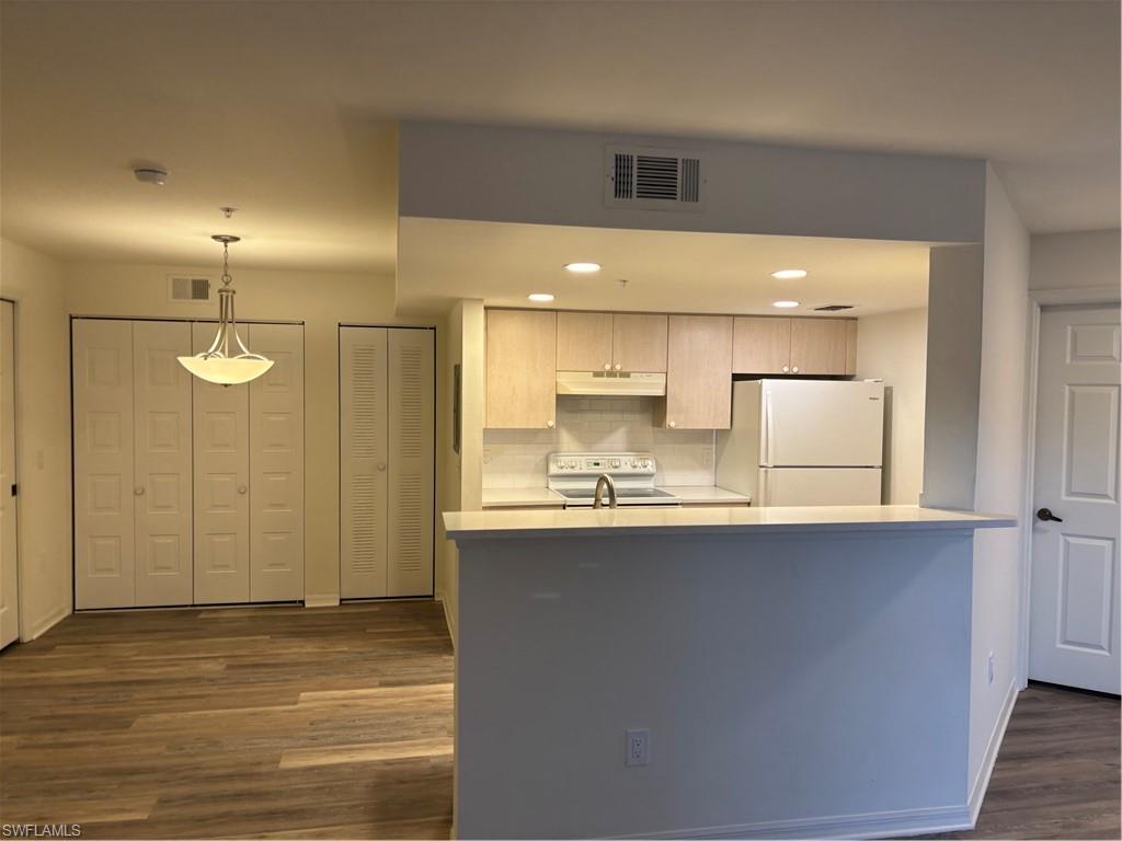 FOUR MILE COVE - Residential Lease