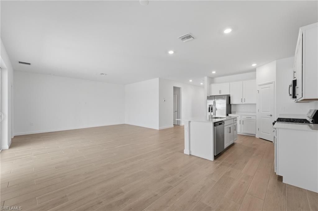 TUCKERS COVE - Residential