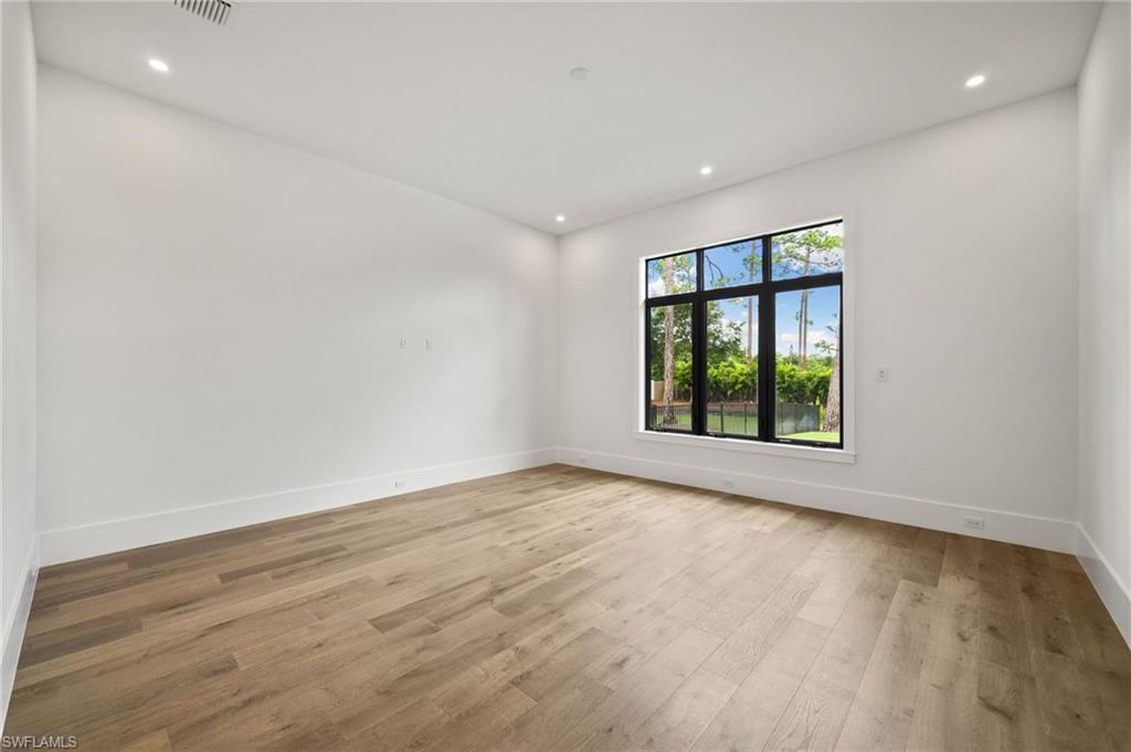 LOGAN WOODS - Residential