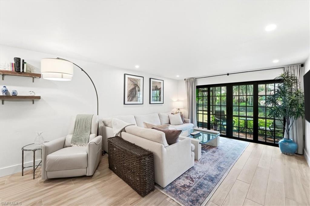 COACH HOUSE - Residential