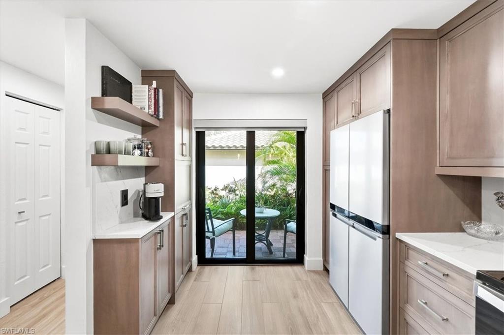 COACH HOUSE - Residential