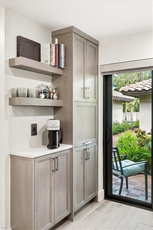 COACH HOUSE - Residential