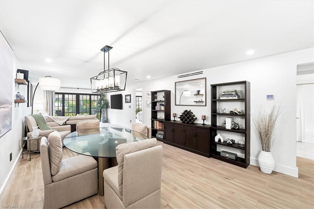 COACH HOUSE - Residential