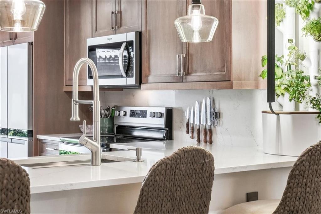 COACH HOUSE - Residential